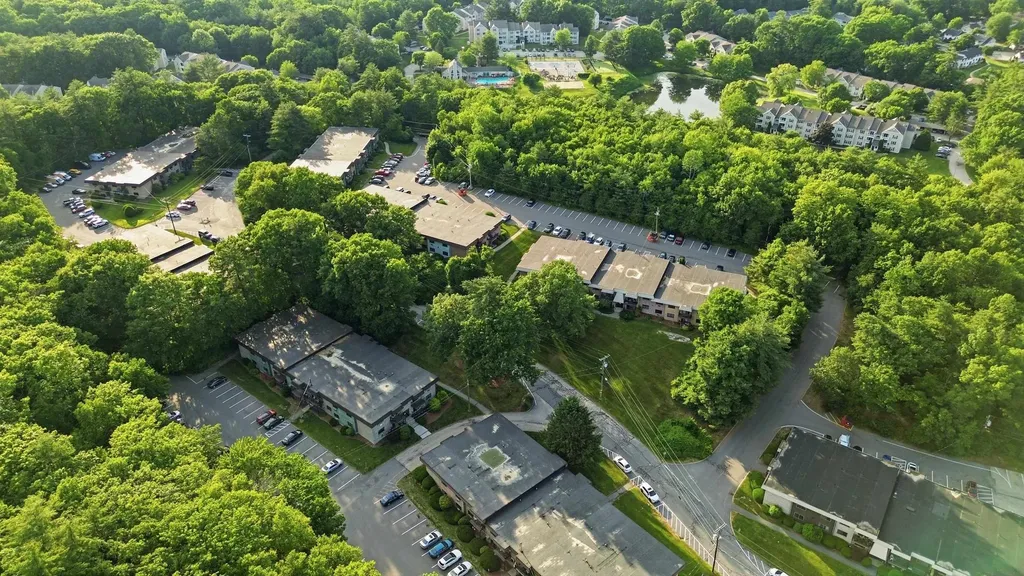 8 Strawberry Bank Road Nashua NH 03062