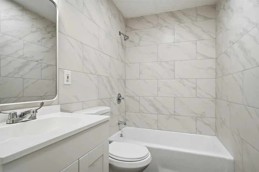 8 Strawberry Bank Road Nashua NH 03062
