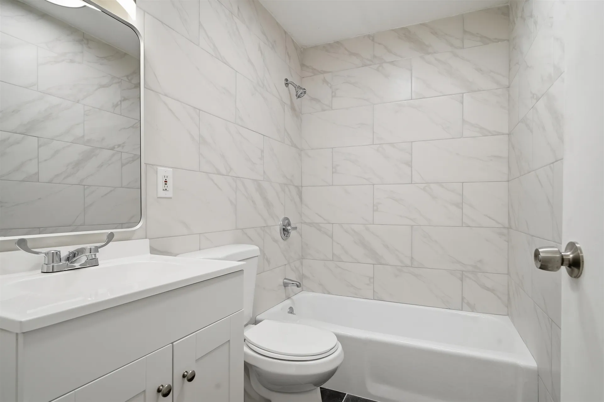 8 Strawberry Bank Road Nashua NH 03062