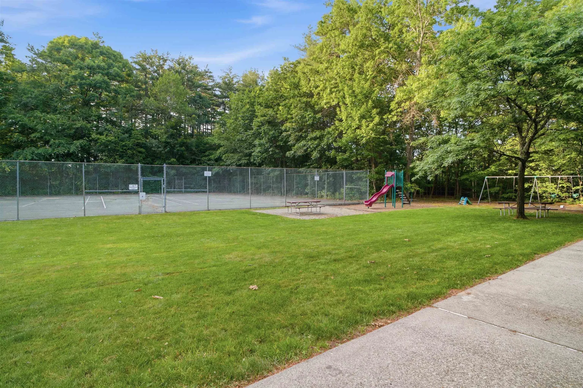 8 Strawberry Bank Road Nashua NH 03062