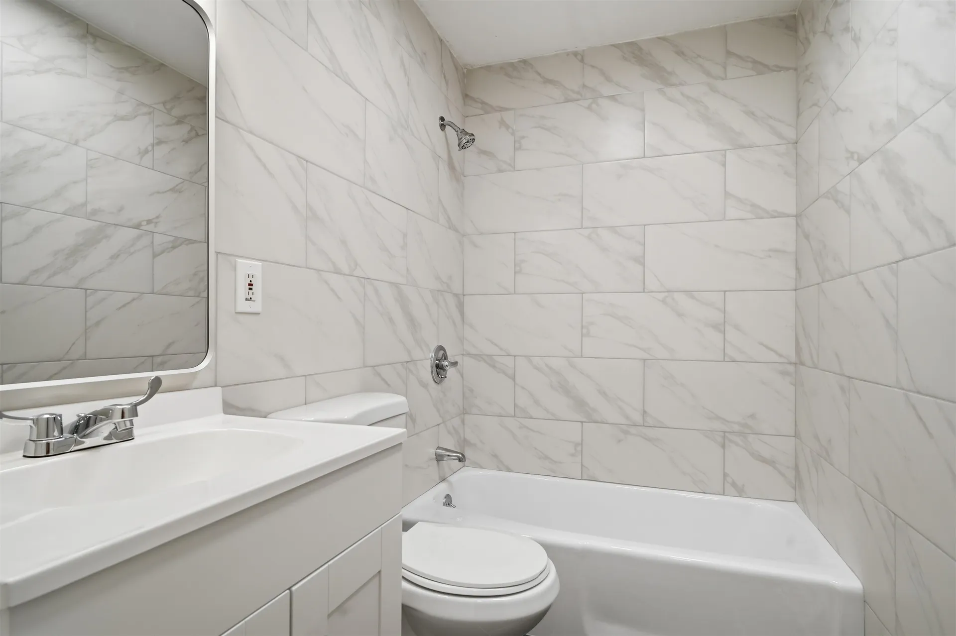 8 Strawberry Bank Road Nashua NH 03062