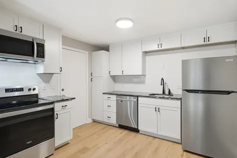8 Strawberry Bank Road Nashua NH 03062