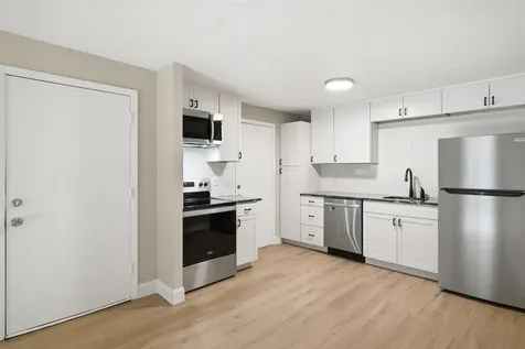 8 Strawberry Bank Road Nashua NH 03062