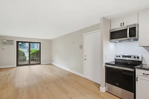8 Strawberry Bank Road Nashua NH 03062
