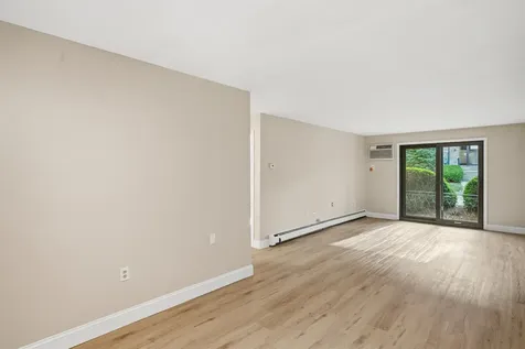 8 Strawberry Bank Road Nashua NH 03062