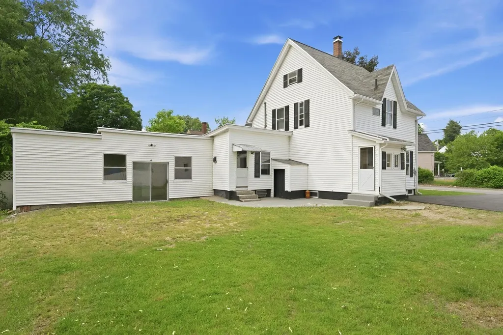 16 Sylvester Street Manchester NH 03102