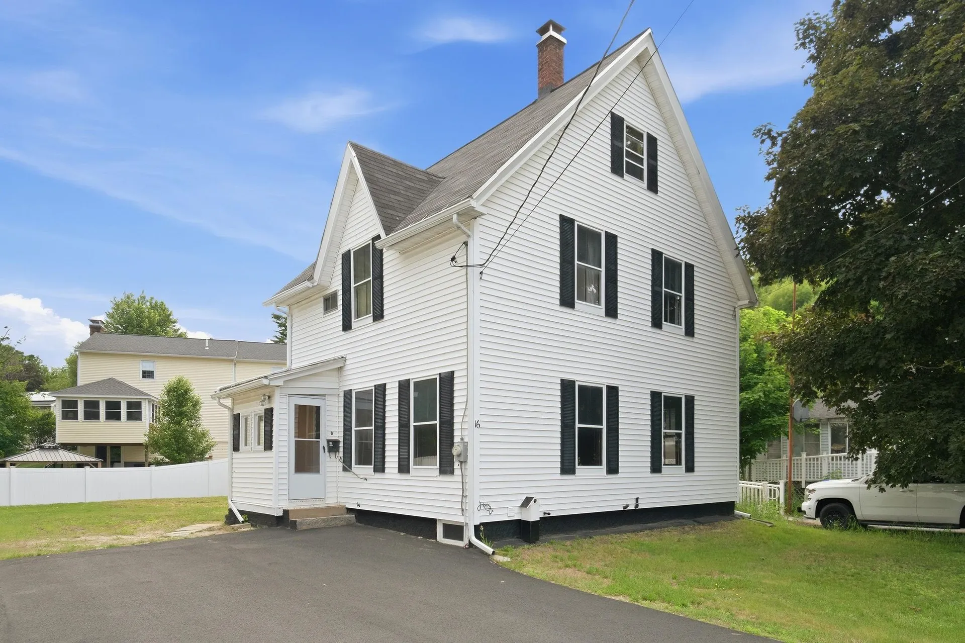 16 Sylvester Street Manchester NH 03102