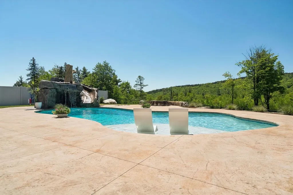 125 Summit Road Sutton NH 03260