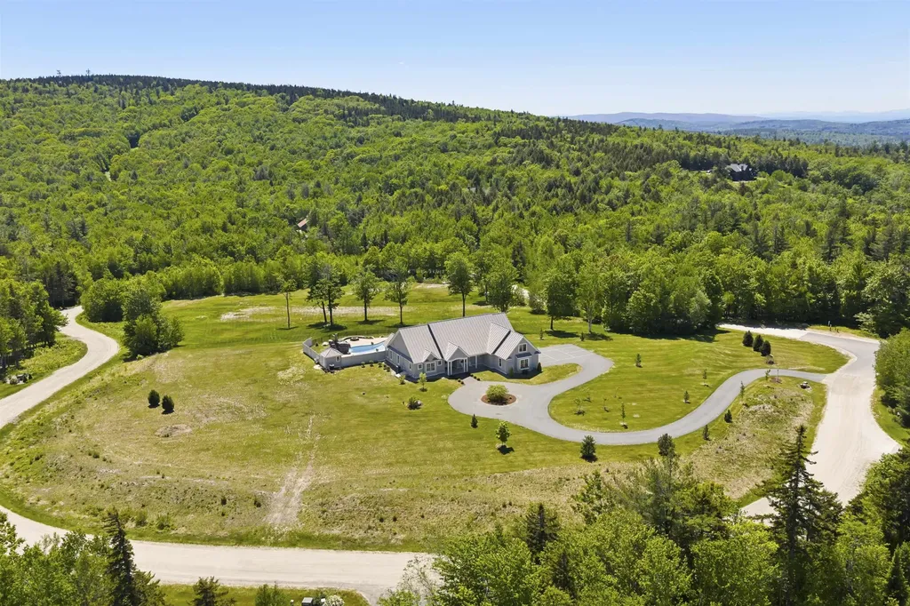 125 Summit Road Sutton NH 03260
