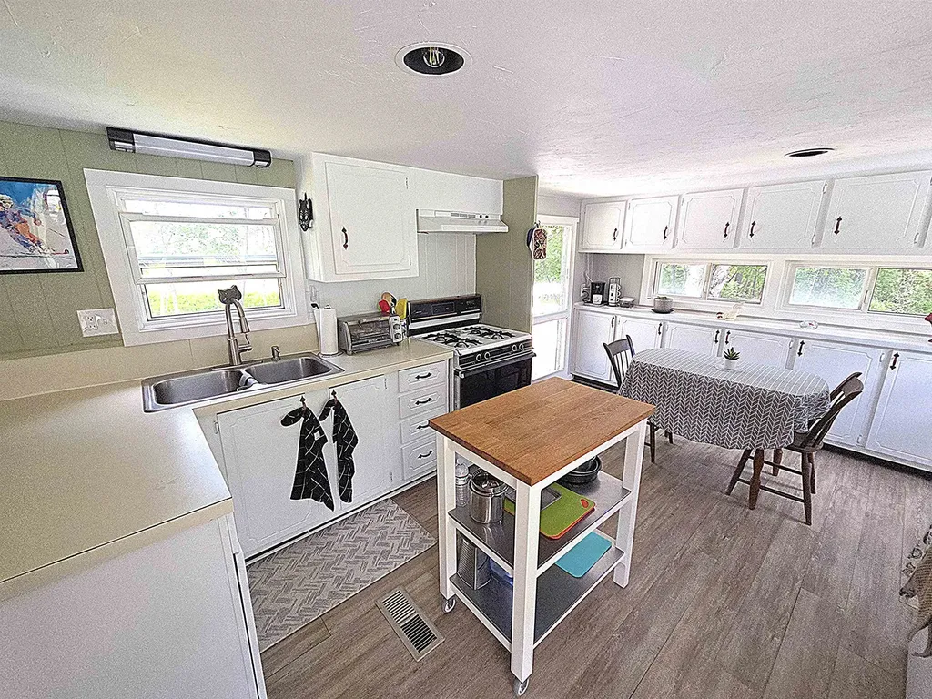 33 Sanborn Road Plymouth NH 03264