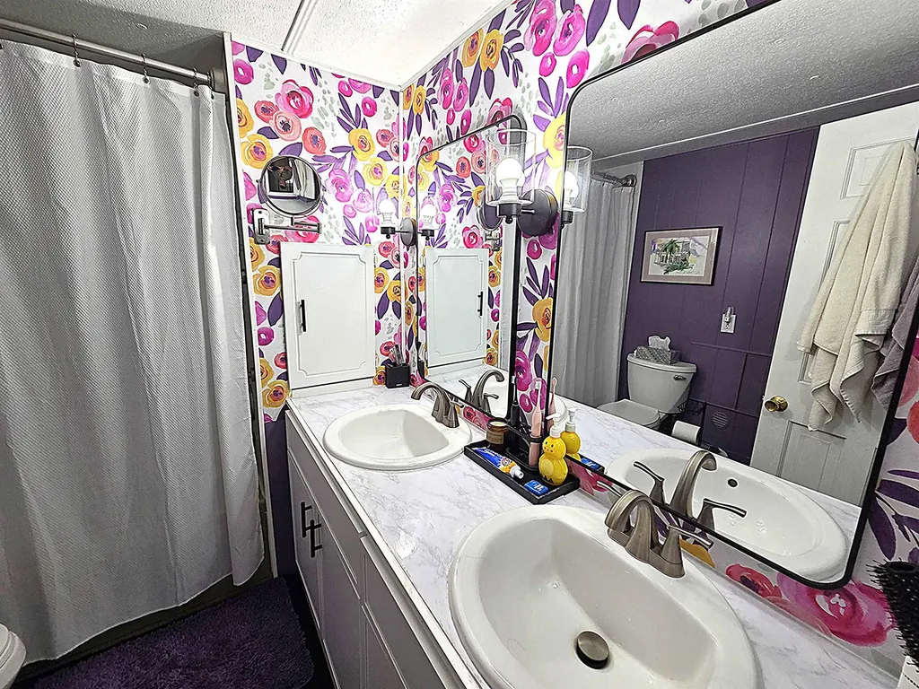 33 Sanborn Road Plymouth NH 03264