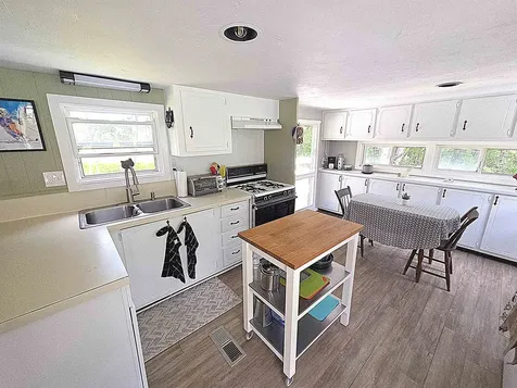 33 Sanborn Road Plymouth NH 03264