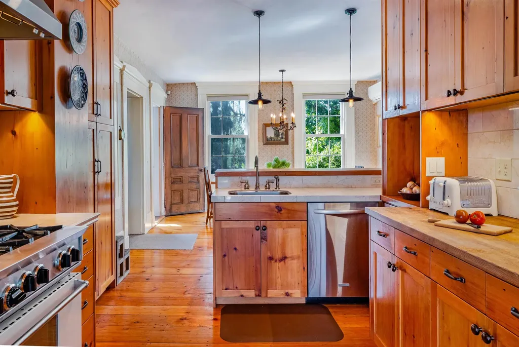 888 Botsford Road Ferrisburgh VT 05456