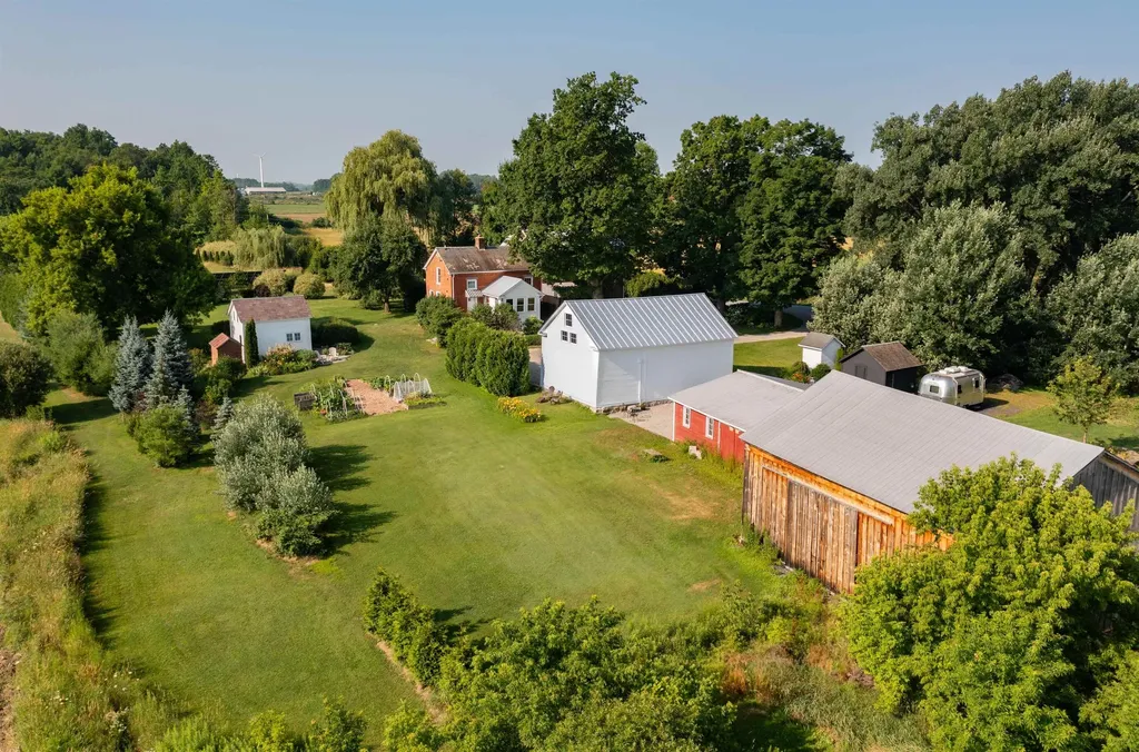 888 Botsford Road Ferrisburgh VT 05456
