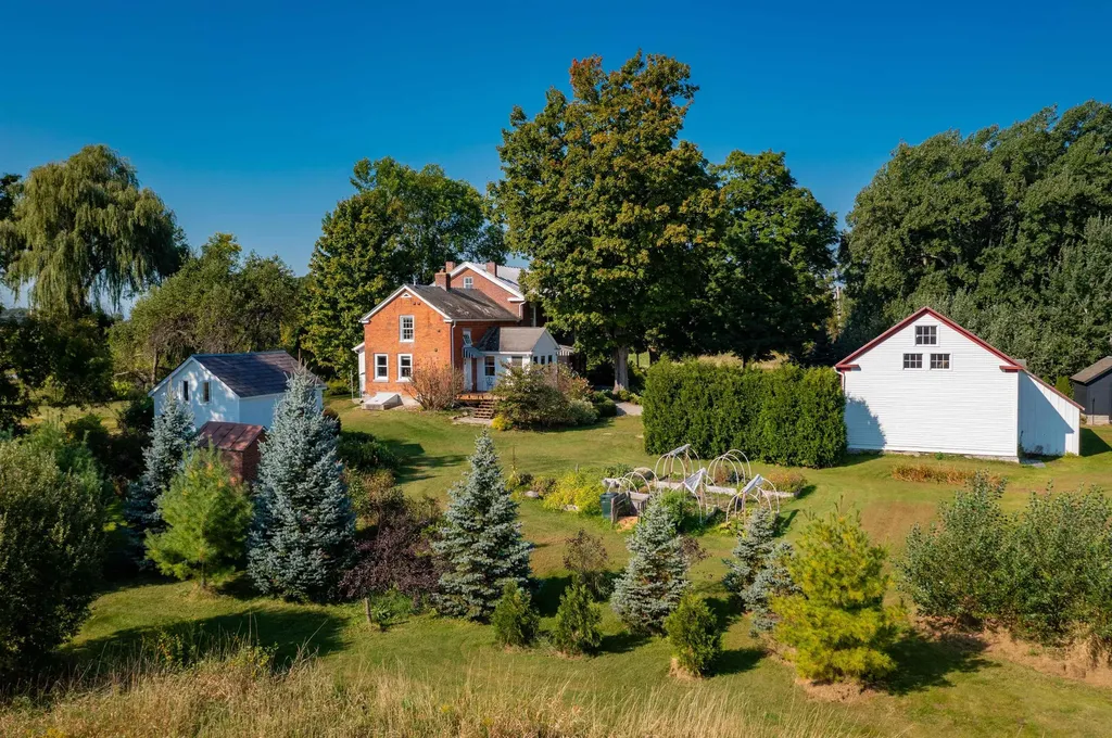 888 Botsford Road Ferrisburgh VT 05456