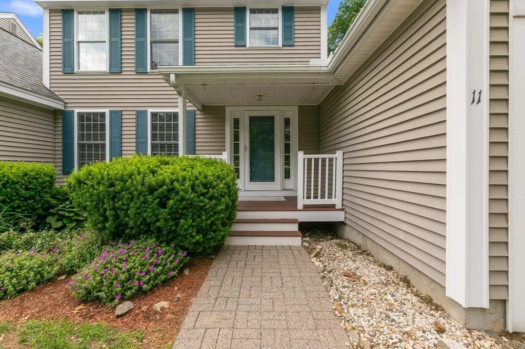 11 Pentucket Court Atkinson NH 03811