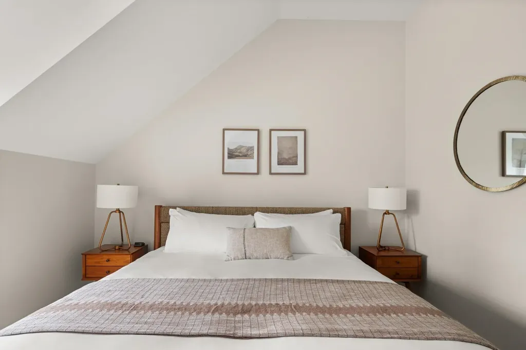 28-C Landing Circle Stowe VT 05672