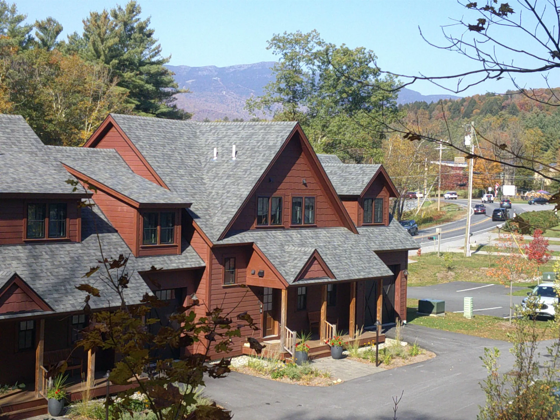 28-C Landing Circle Stowe VT 05672
