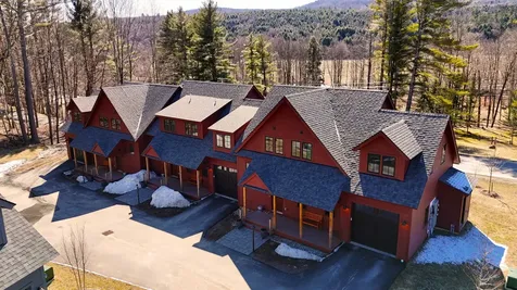 28-C Landing Circle Stowe VT 05672