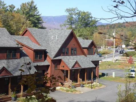 28-C Landing Circle Stowe VT 05672