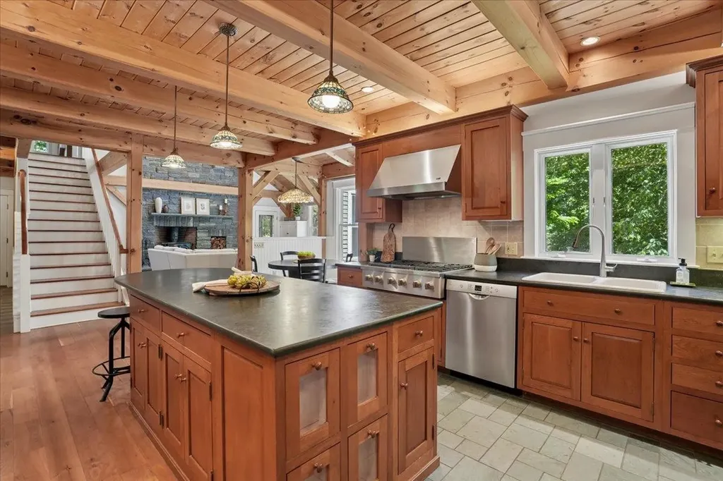 12 Middleton Drive Bedford NH 03110