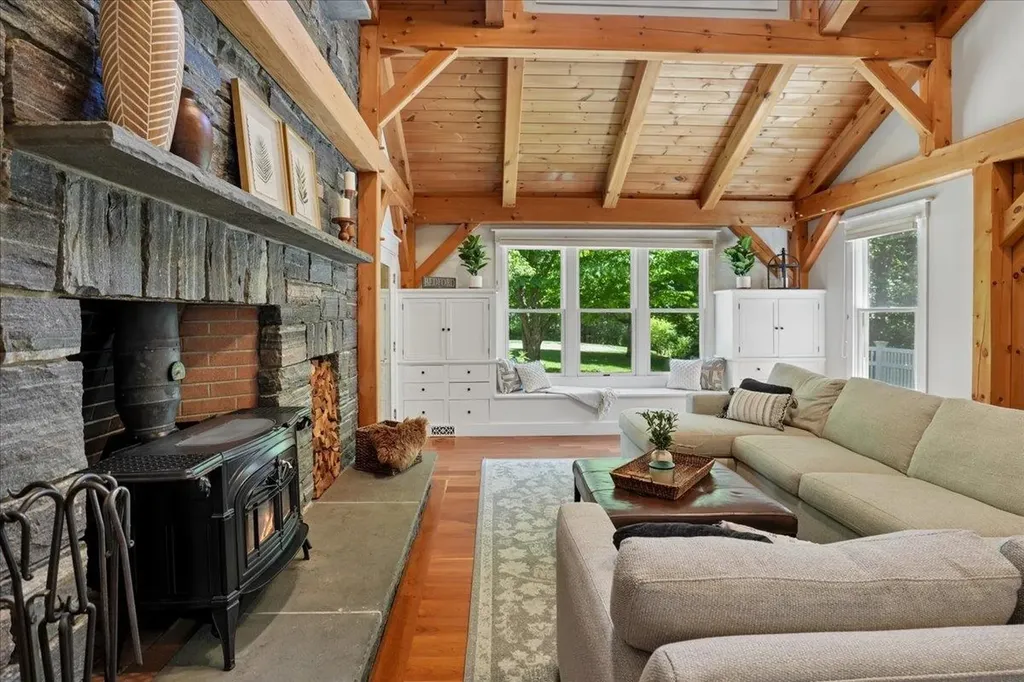 12 Middleton Drive Bedford NH 03110