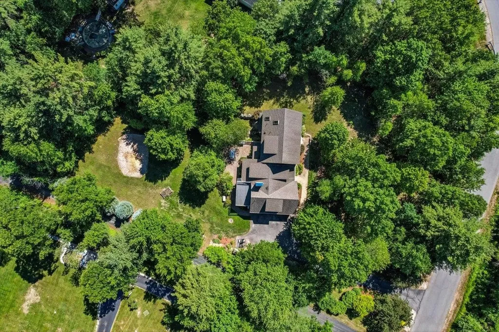 12 Middleton Drive Bedford NH 03110