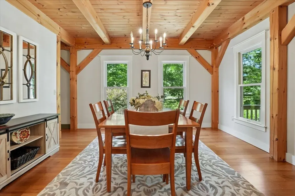 12 Middleton Drive Bedford NH 03110