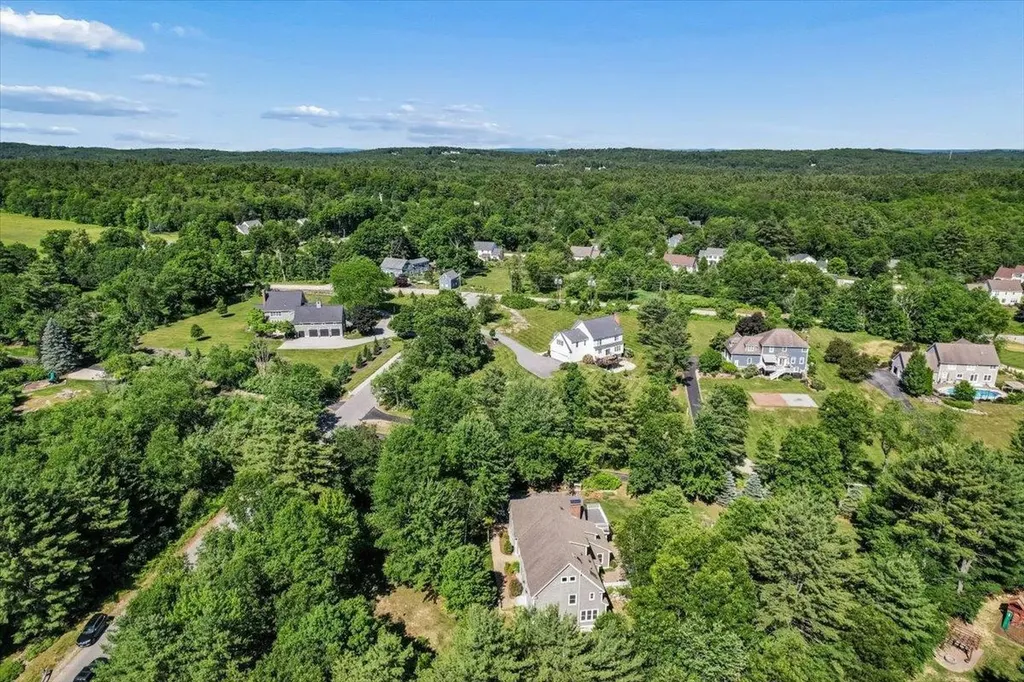 12 Middleton Drive Bedford NH 03110