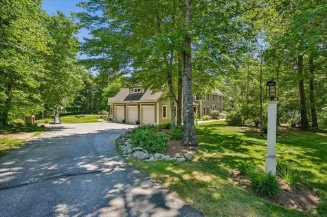 12 Middleton Drive Bedford NH 03110