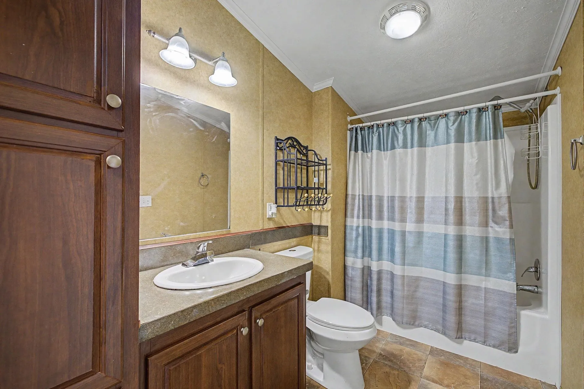 2 Tamarack Place Londonderry NH 03038