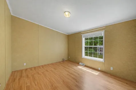 2 Tamarack Place Londonderry NH 03038