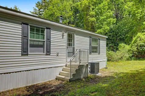 2 Tamarack Place Londonderry NH 03038