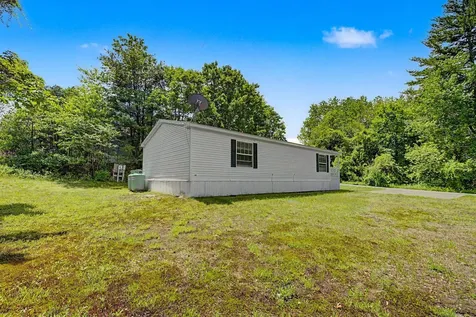 2 Tamarack Place Londonderry NH 03038