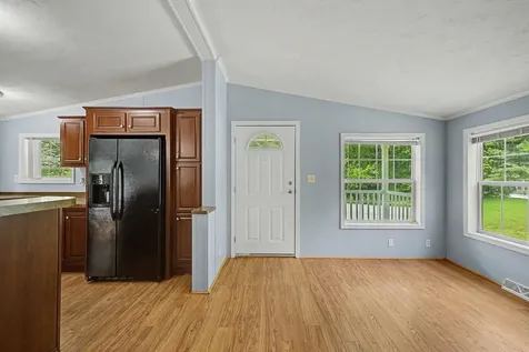 2 Tamarack Place Londonderry NH 03038