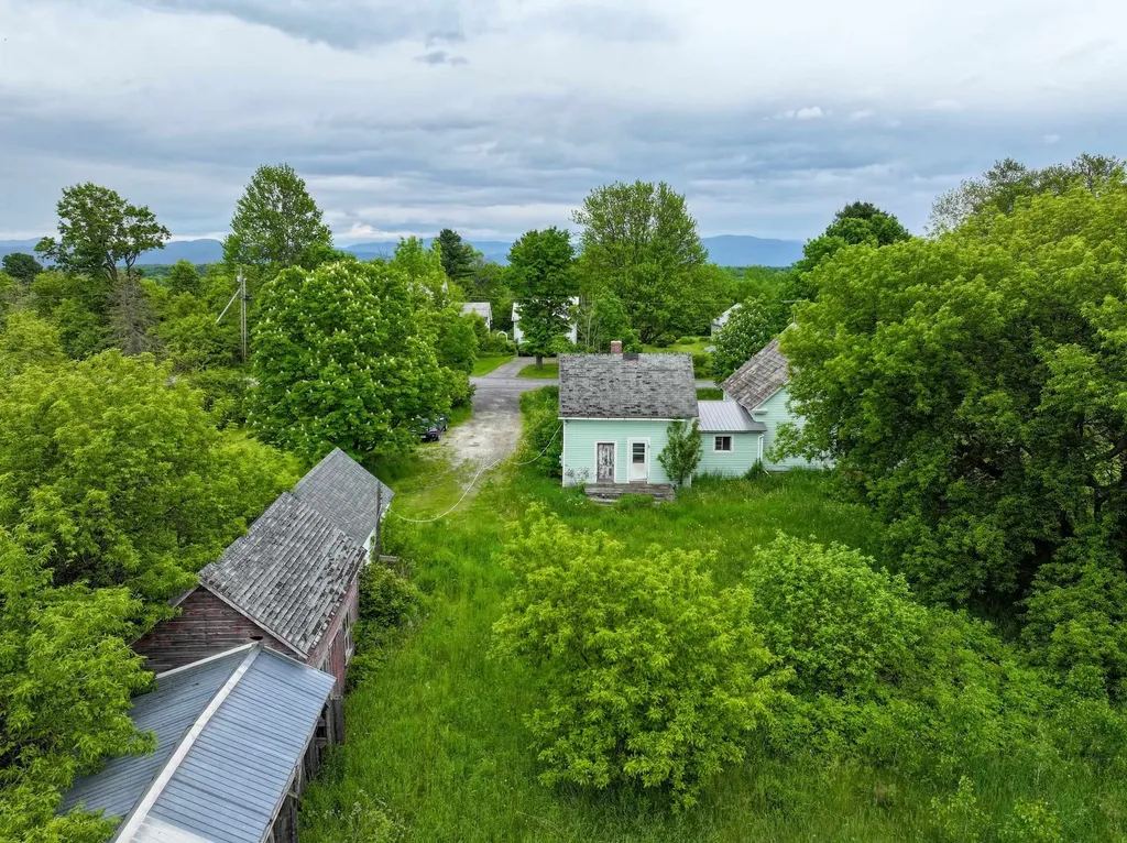 286 S. Bingham Street Cornwall VT 05753