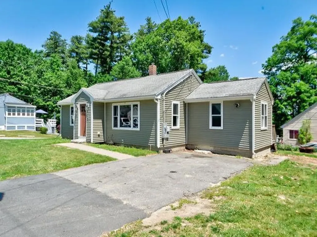 827 Nashua Road Dracut MA 01826