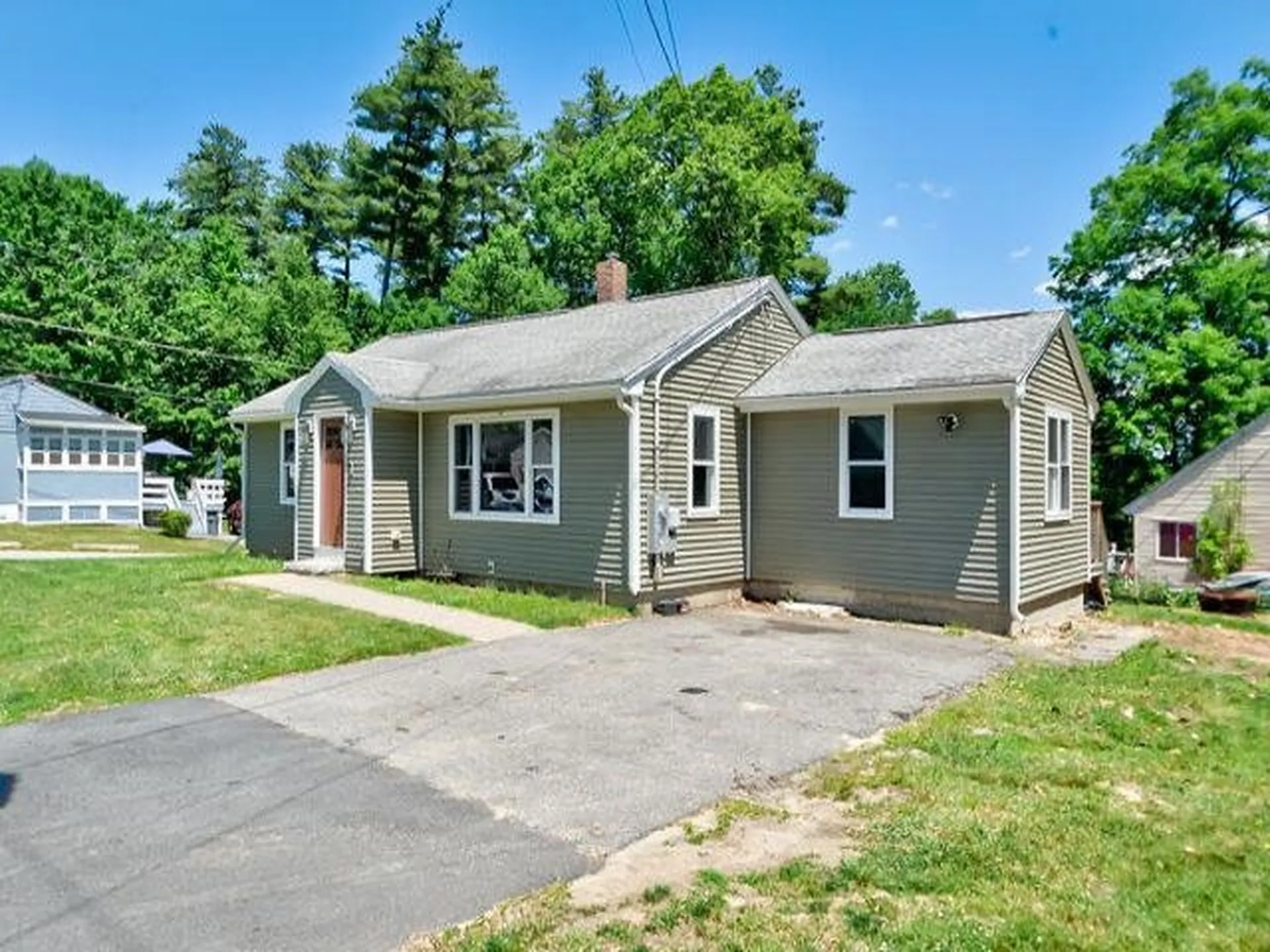 827 Nashua Road Dracut MA 01826
