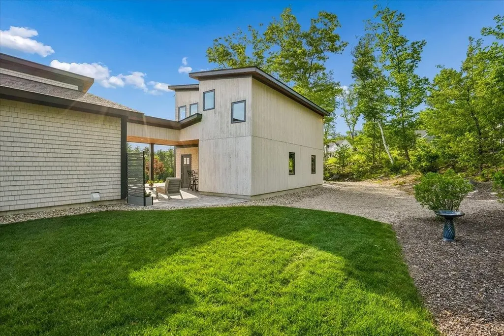 11 Wheeler Farm Road Bedford NH 03110