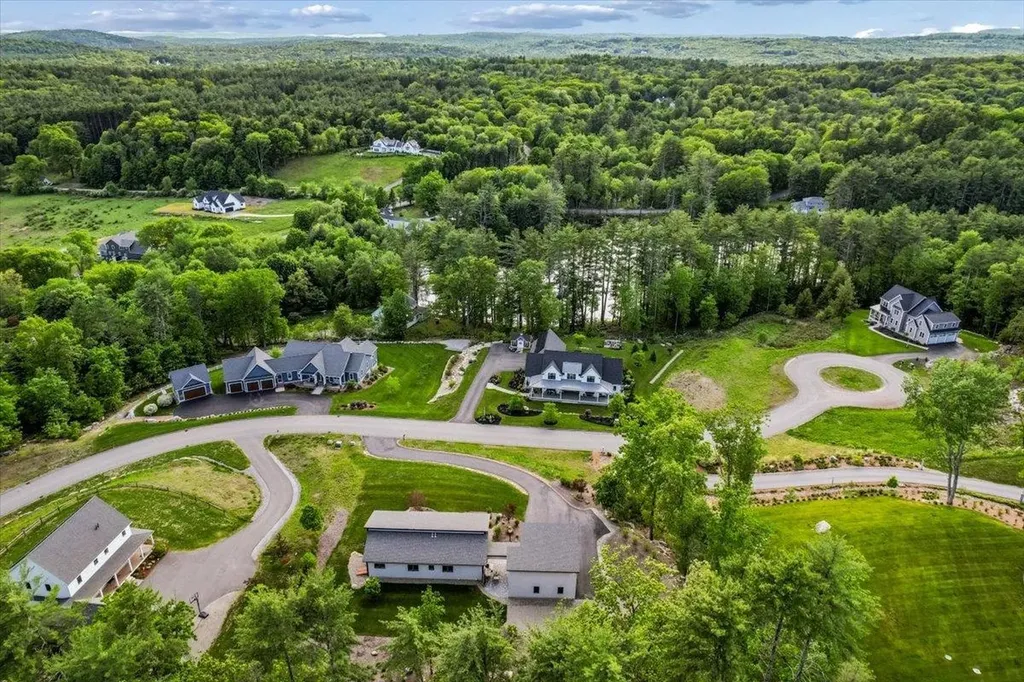 11 Wheeler Farm Road Bedford NH 03110