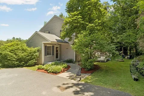 12 Wellington Circle Lebanon NH 03766
