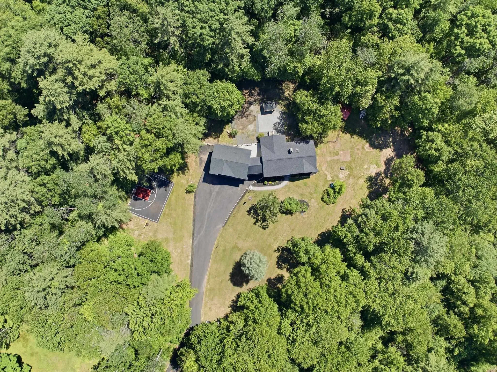 20 Cobbetts Pond Road Windham NH 03087