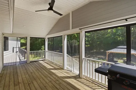 20 Cobbetts Pond Road Windham NH 03087