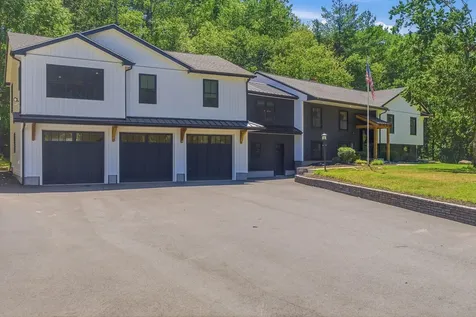 20 Cobbetts Pond Road Windham NH 03087