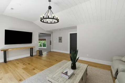 20 Cobbetts Pond Road Windham NH 03087