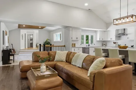20 Cobbetts Pond Road Windham NH 03087