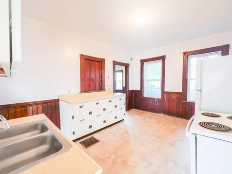 6 Tuttle Street Rockingham VT 05101