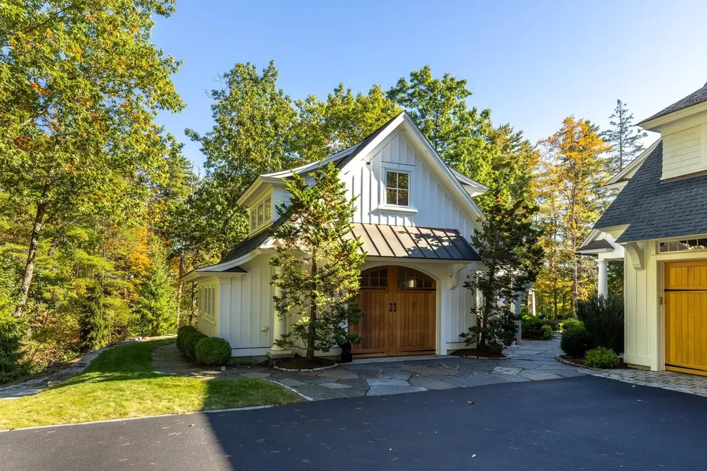 24 Wisteria Drive Dover NH 03820