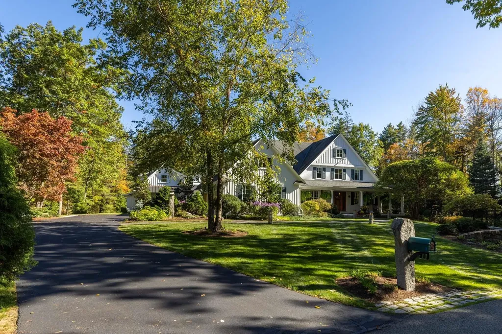 24 Wisteria Drive Dover NH 03820