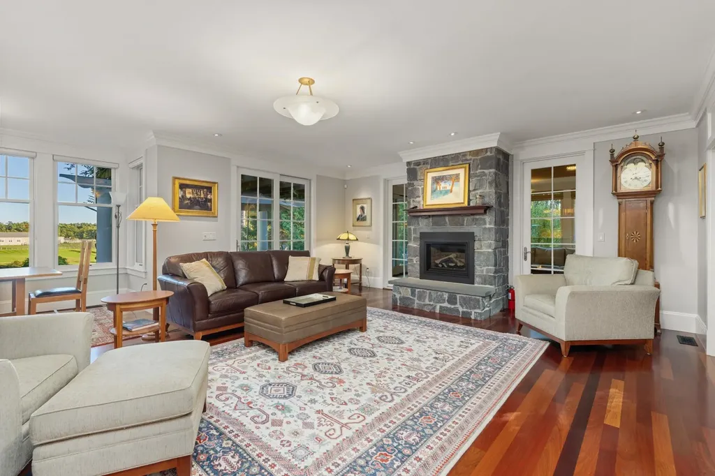 24 Wisteria Drive Dover NH 03820